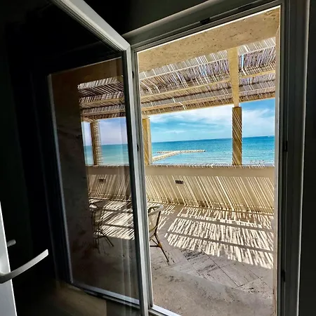 Il Paradiso Sul Mare ゲストハウス 3*