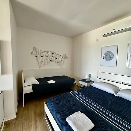 Il Paradiso Sul Mare ゲストハウス アンツィオ